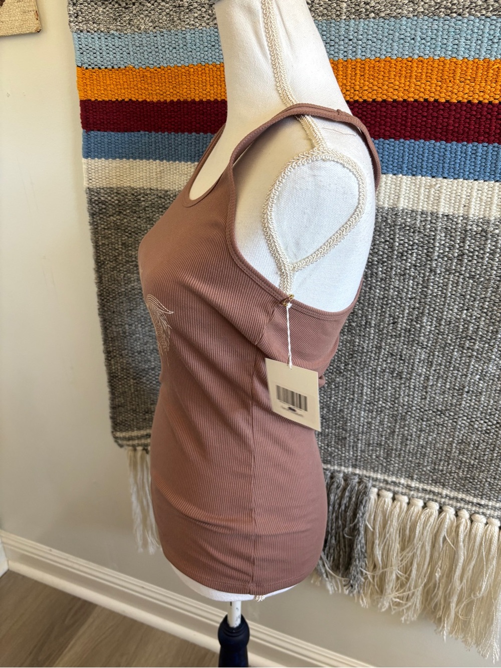 NWT Ribbed Graphic Scoop Ribbed Tank Top - Picture 3 of 8